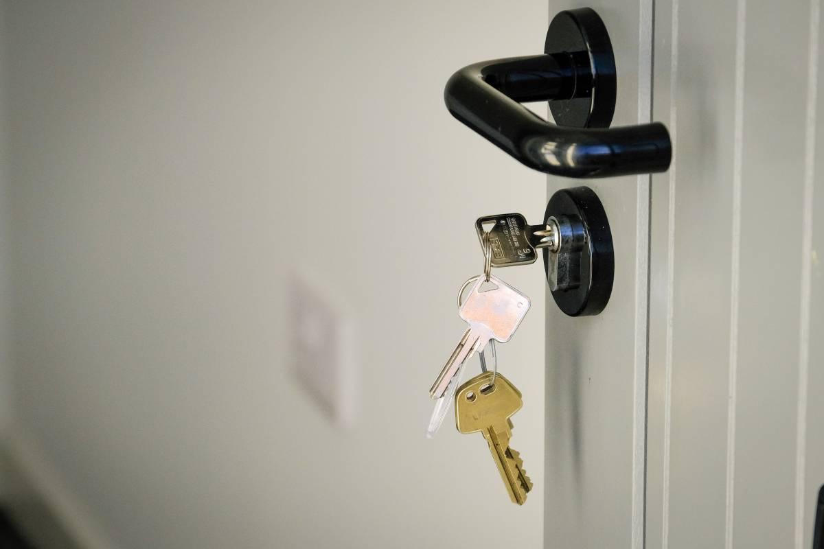 Flat keys in door sml