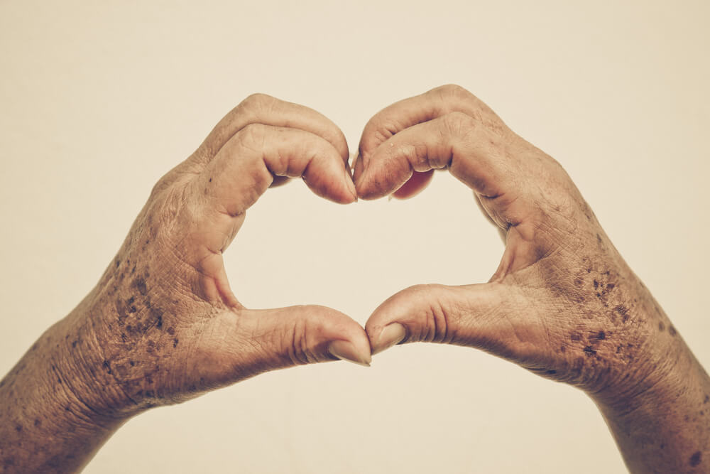 care homes hands heart